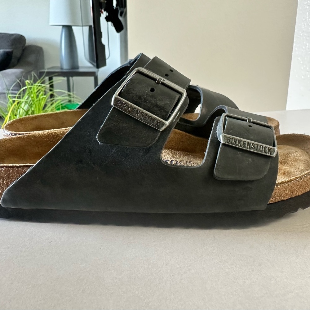 Birkenstock Women’s Washed Black Leather Sandals size 39 (women’s 8)